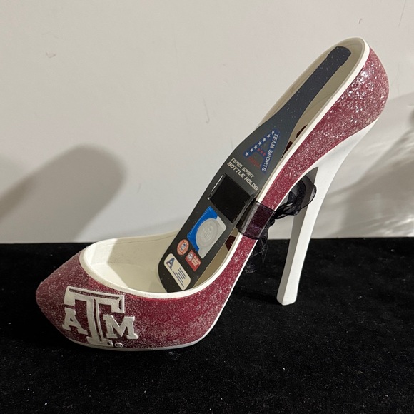 evergreen.com Other - Texas A&M Aggies Glitter Shoe Wine Bottle Holder. 2015 model
